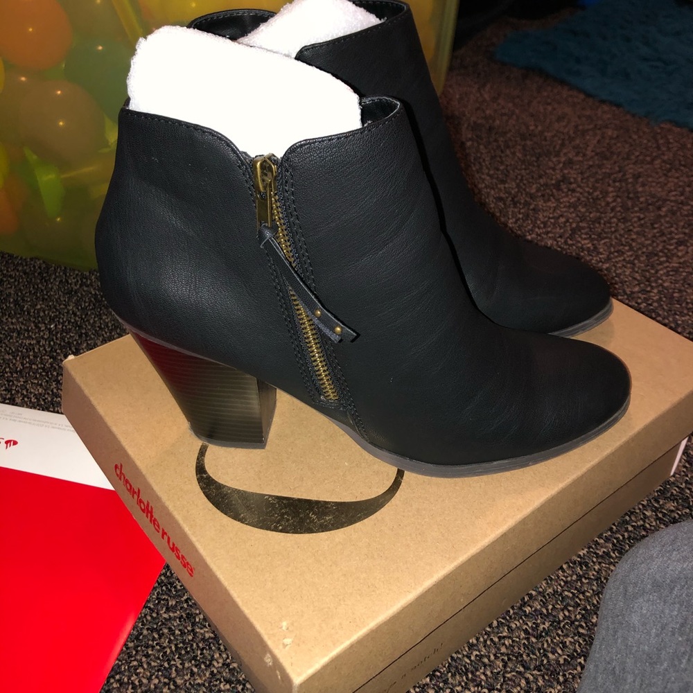 Women’s black heel booties size 9